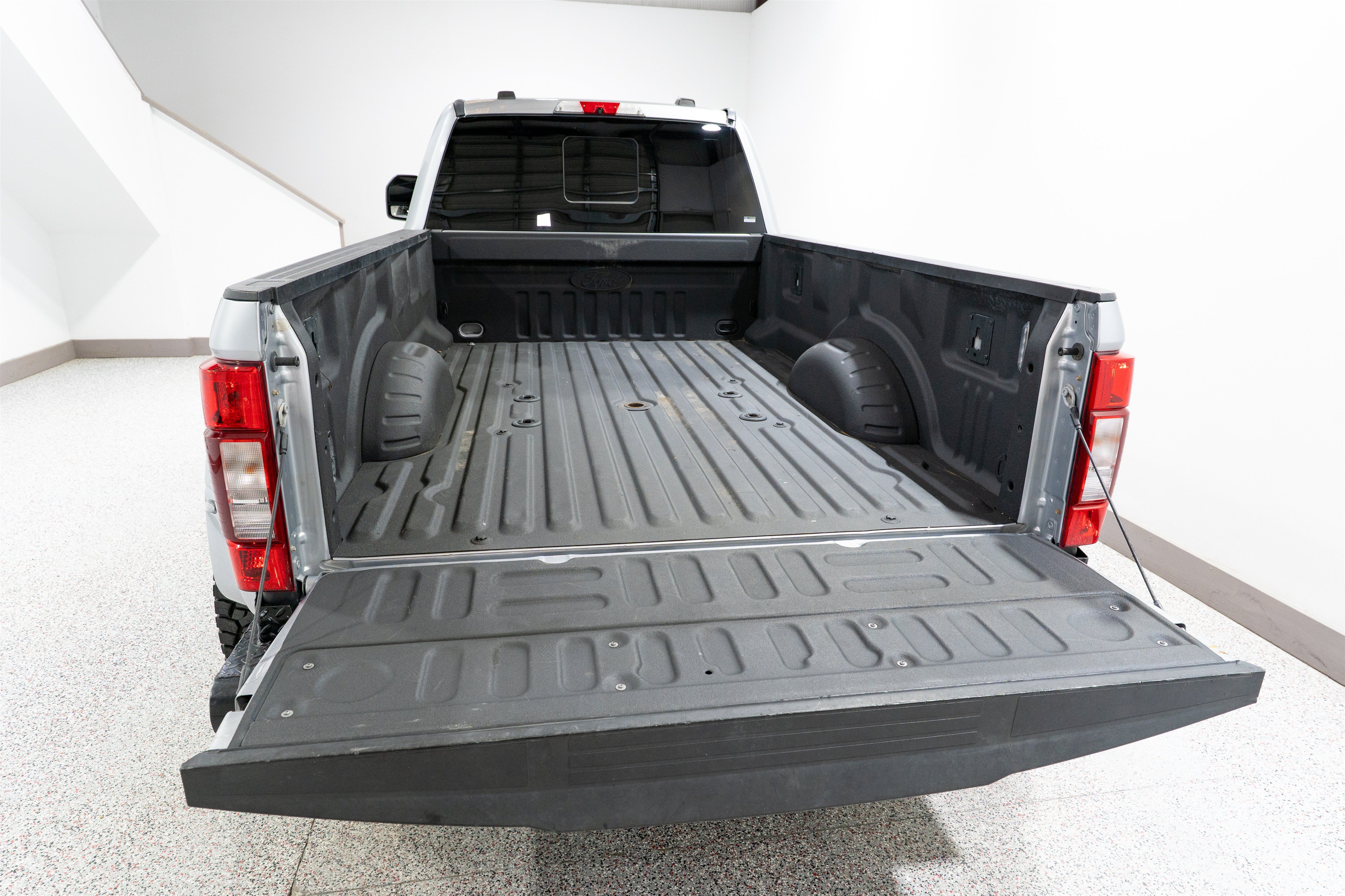 Used 2021 Ford F350 Lariat w/ Lariat Value Package AWD/4WD image 12