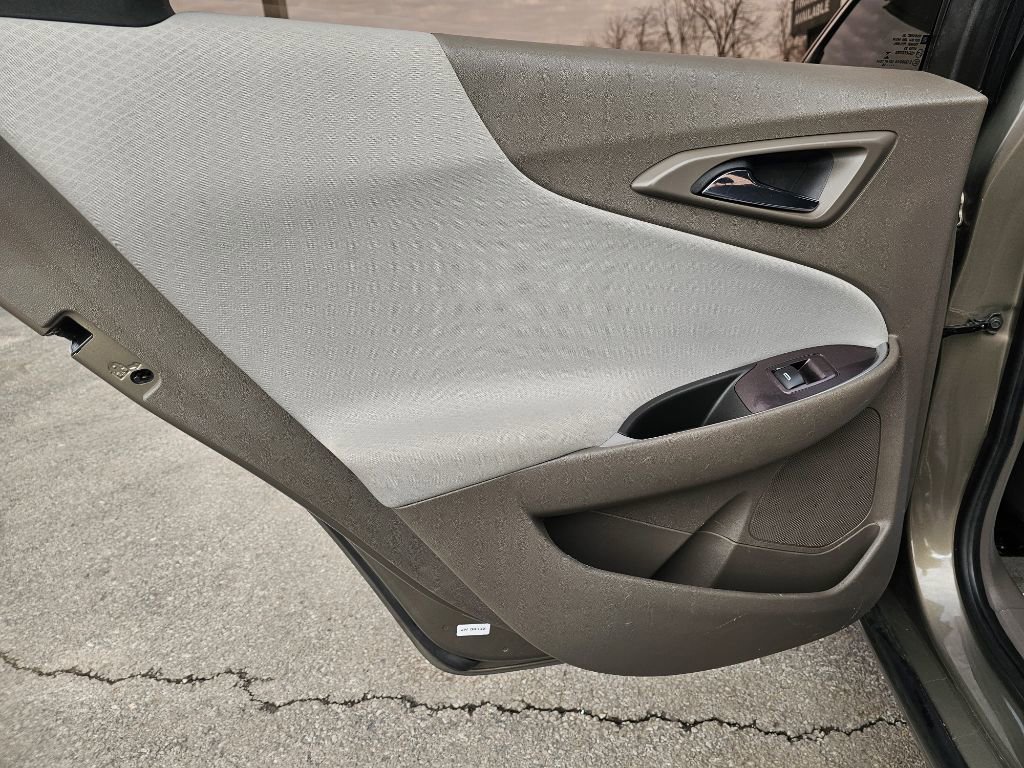 Used 2020 Chevrolet Malibu LT image 38