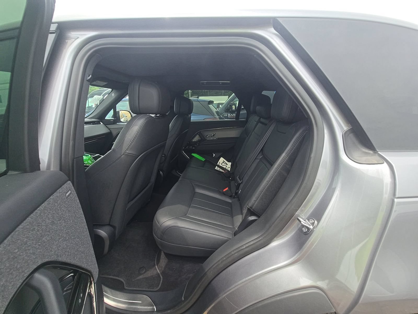Used 2025 Land Rover Range Rover Sport SE AWD/4WD image 11