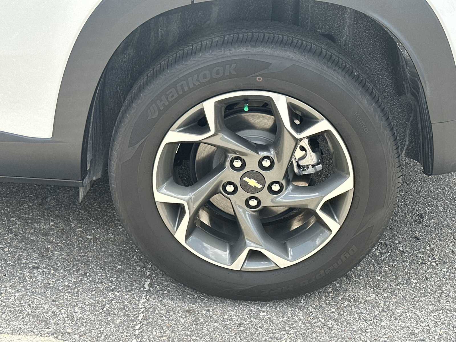 Used 2024 Chevrolet Trax LT w/ Driver Confidence Package FWD image 20