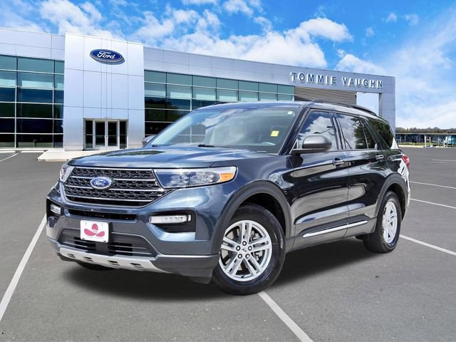 Used 2024 Ford Explorer XLT w/ Equipment Group 202A RWD image 1