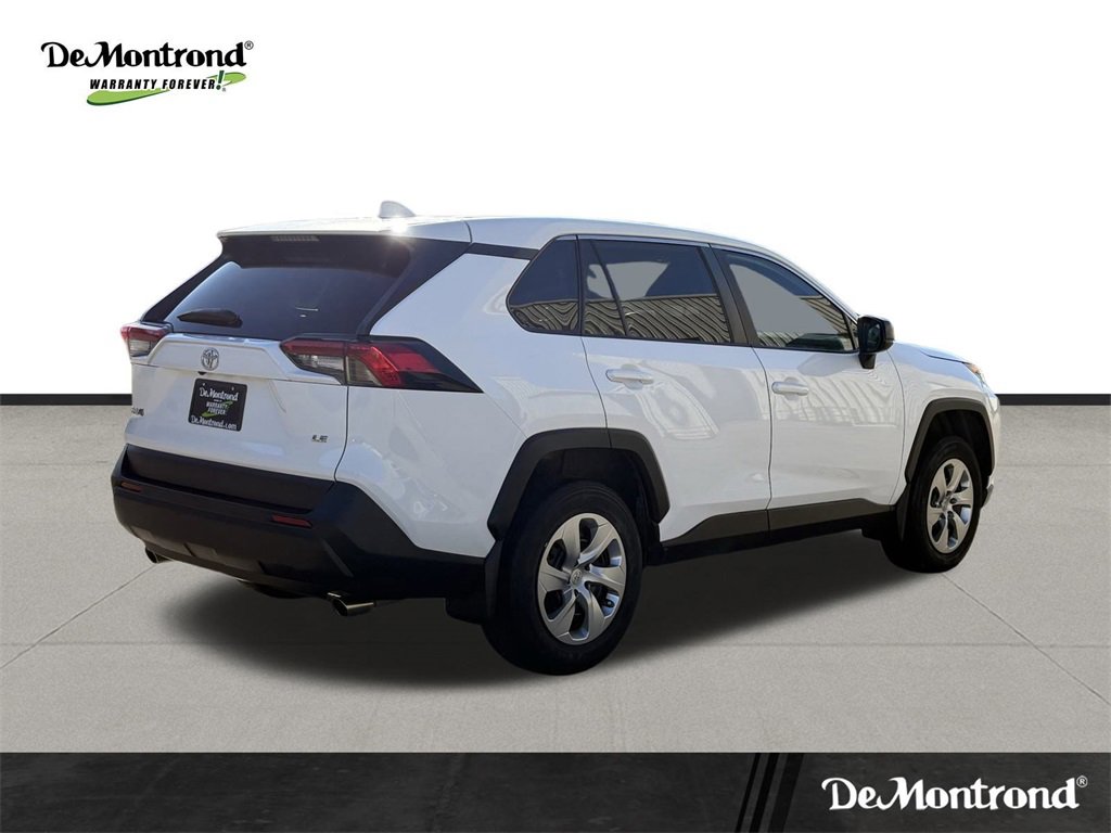 Used 2022 Toyota RAV4 LE image 5