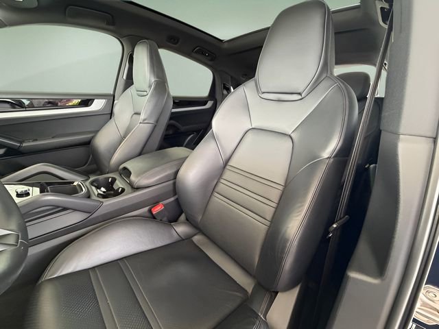 Used 2024 Porsche Cayenne Coupe image 30