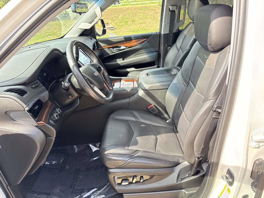 Used 2019 Cadillac Escalade Premium Luxury AWD/4WD image 6