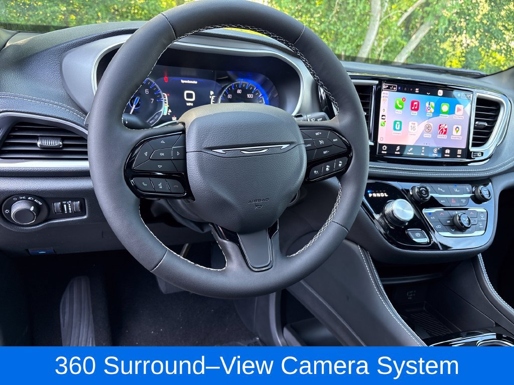 New 2027 Chrysler Pacifica Limited FWD image 13