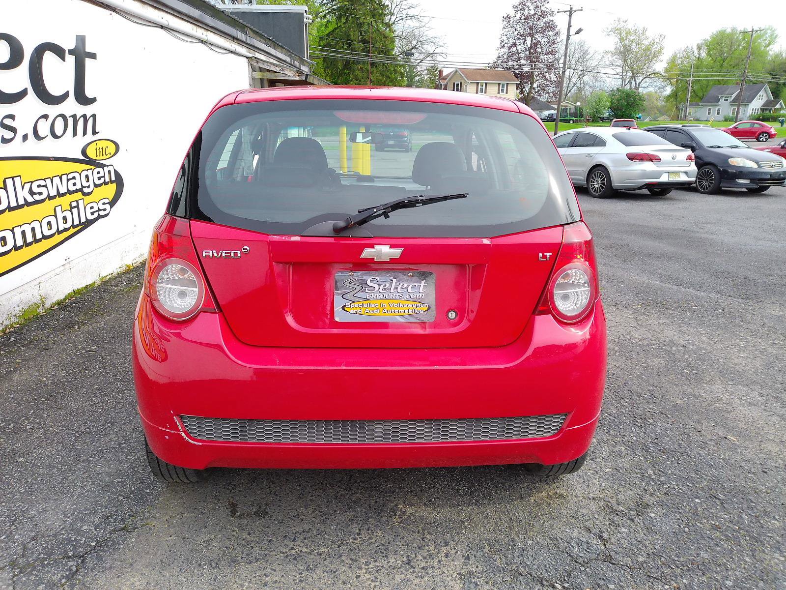 Used 2011 Chevrolet Aveo5 LT w/ Power and Convenience Package FWD image 5