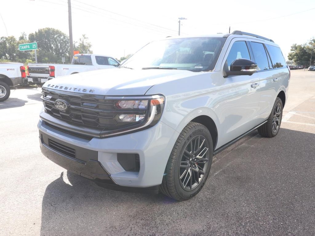 New 2025 Ford Expedition Platinum w/ Stealth Performance Package image 7