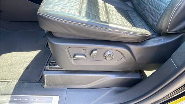 Used 2024 Cadillac Escalade ESV Premium Luxury Platinum AWD/4WD image 31