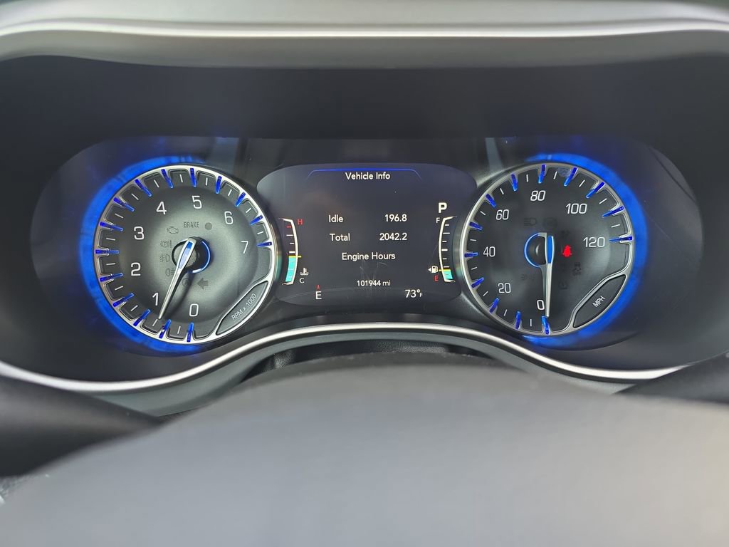 Used 2024 Chrysler Pacifica Touring FWD image 20