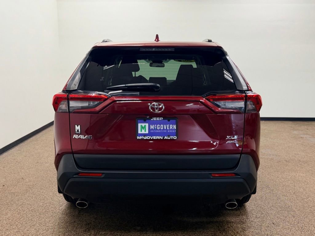 Used 2020 Toyota RAV4 XLE w/ Convenience Package AWD/4WD image 4