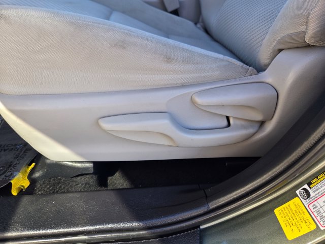 Used 2019 Toyota Highlander LE AWD/4WD image 11