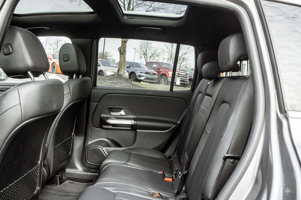 Used 2022 Mercedes-Benz GLB 250 4MATIC w/ Premium Package Lite image 24