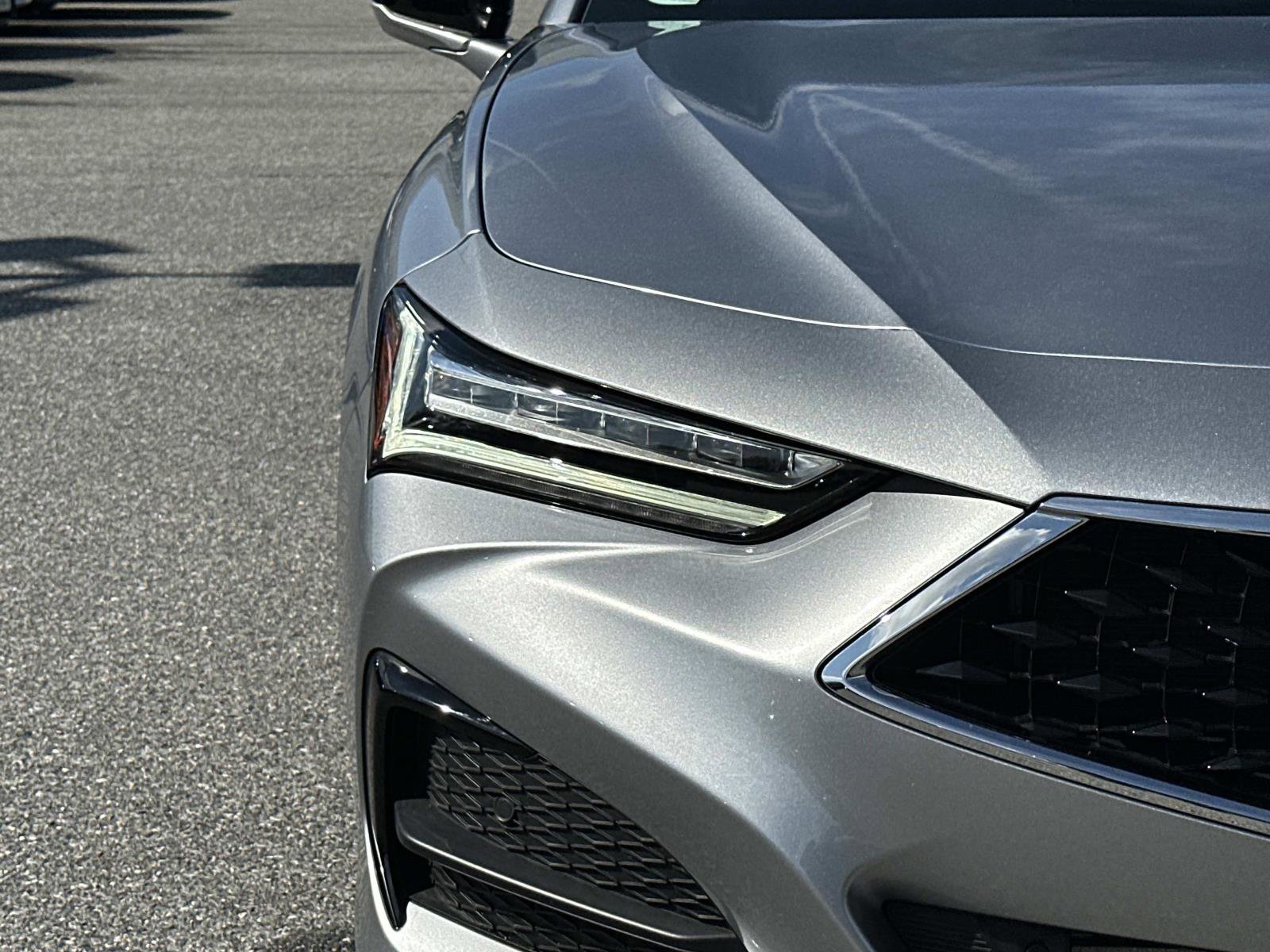 Certified 2022 Acura TLX w/ Technology Package image 10