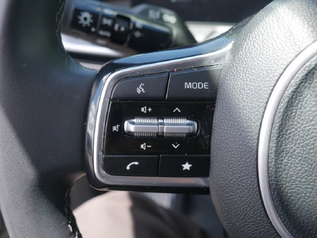 Used 2025 Kia Sorento SX FWD image 26