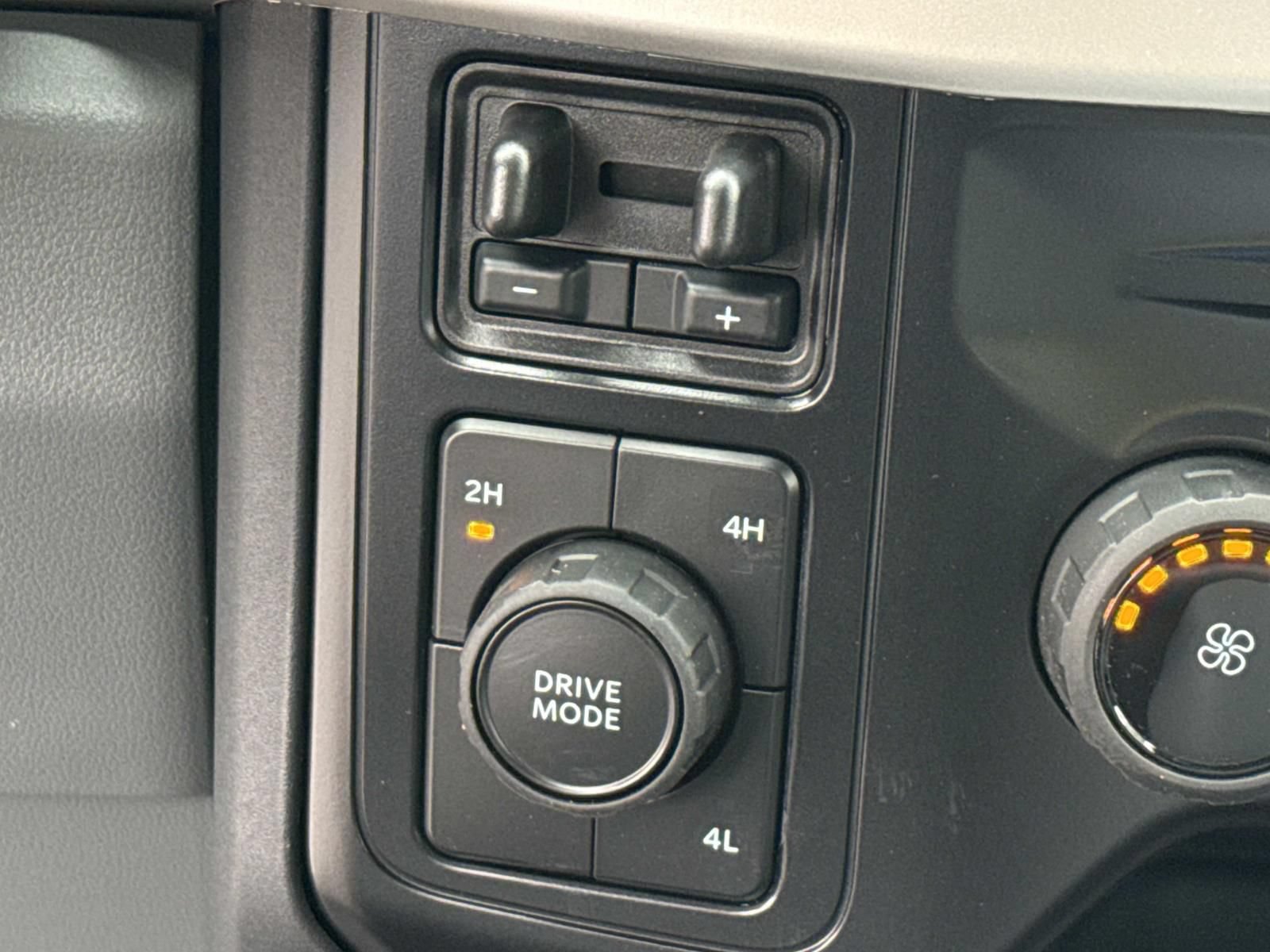 New 2026 Ford F550 4x4 Supercab Super Duty image 17