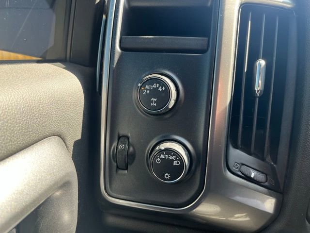 Used 2018 Chevrolet Silverado 1500 LT image 19