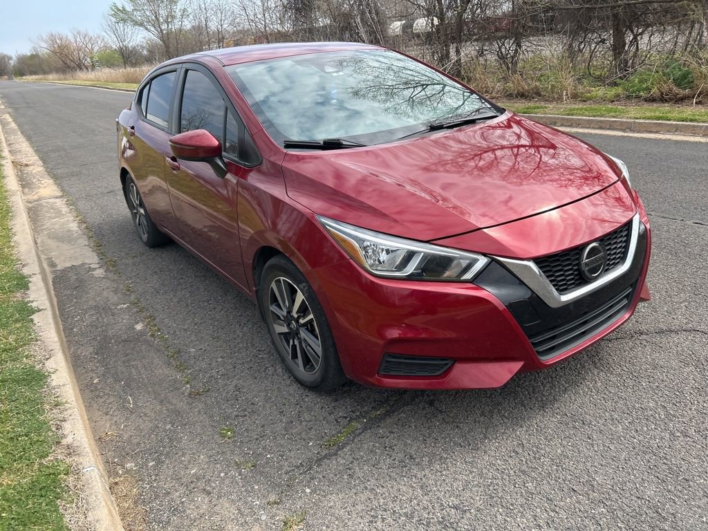 Used 2021 Nissan Versa SV image 3