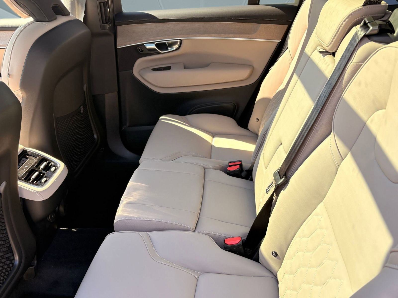 New 2026 Volvo XC90 B6 Plus w/ Protection Package Premier image 25