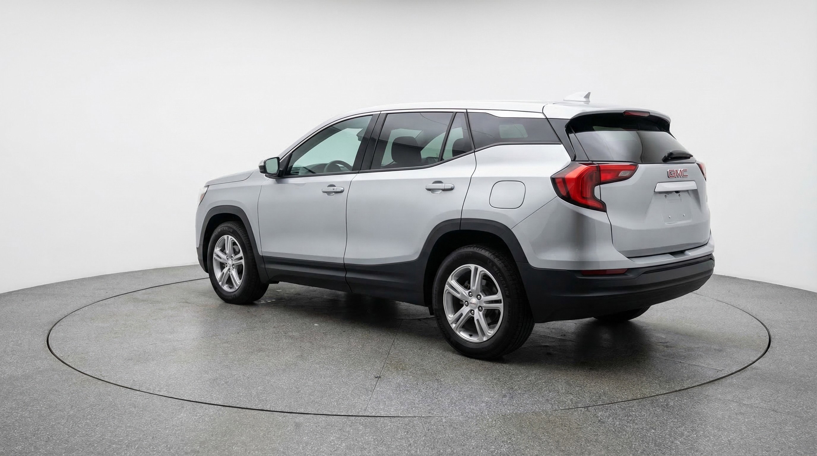 Used 2024 GMC Terrain SLE image 6