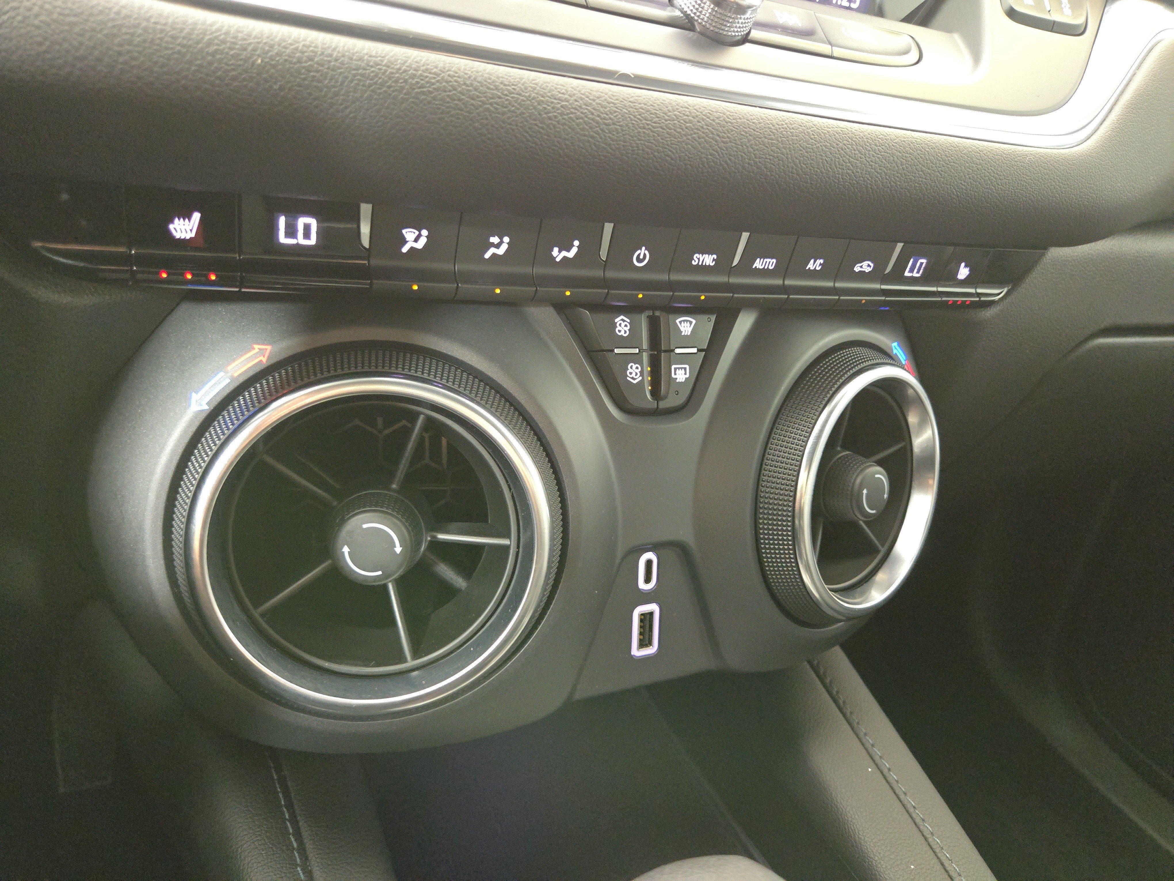 Used 2022 Chevrolet Blazer LT FWD image 27