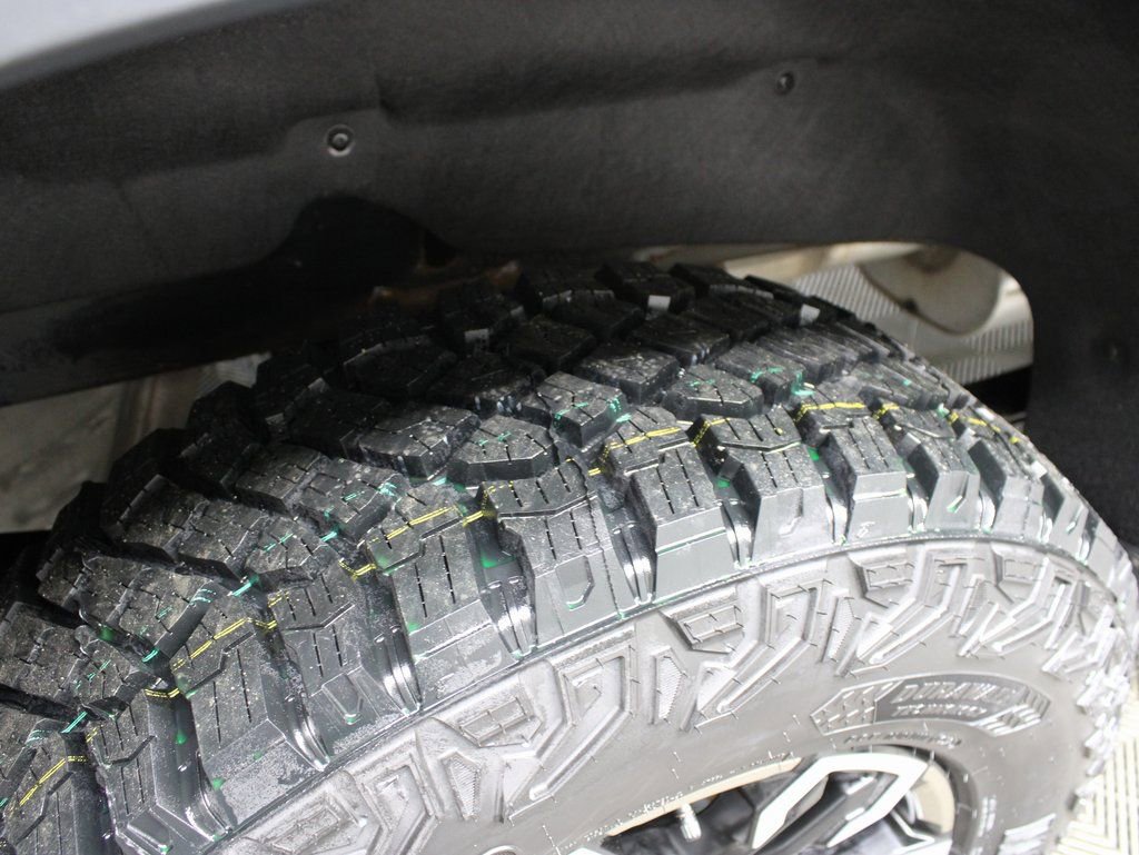 Used 2023 Chevrolet Silverado 1500 ZR2 image 39