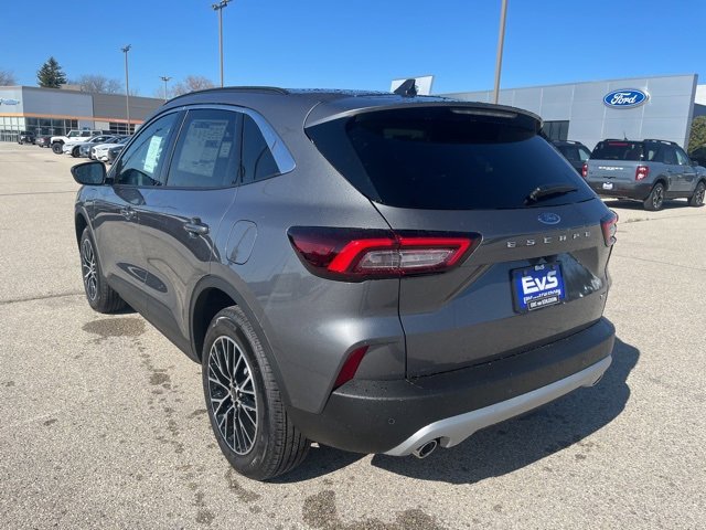 New 2024 Ford Escape SE image 3