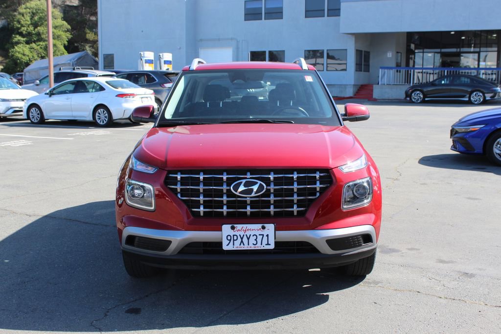 Used 2025 Hyundai Venue SEL FWD image 4