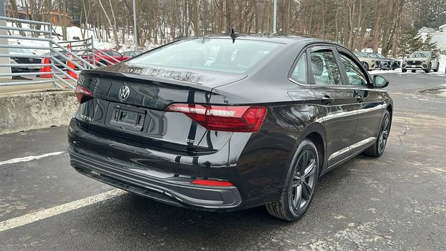 Used 2022 Volkswagen Jetta SE image 6