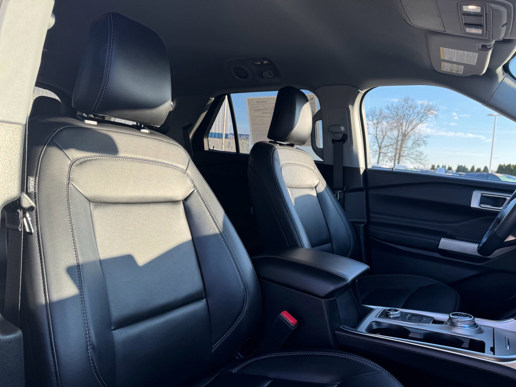 Used 2023 Ford Explorer XLT w/ Equipment Group 202A image 13