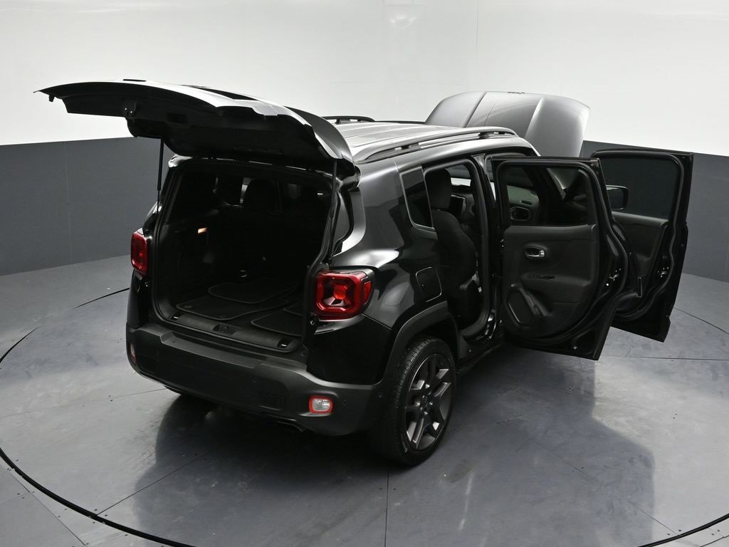 Used 2021 Jeep Renegade Latitude w/ Luxury Group II image 31