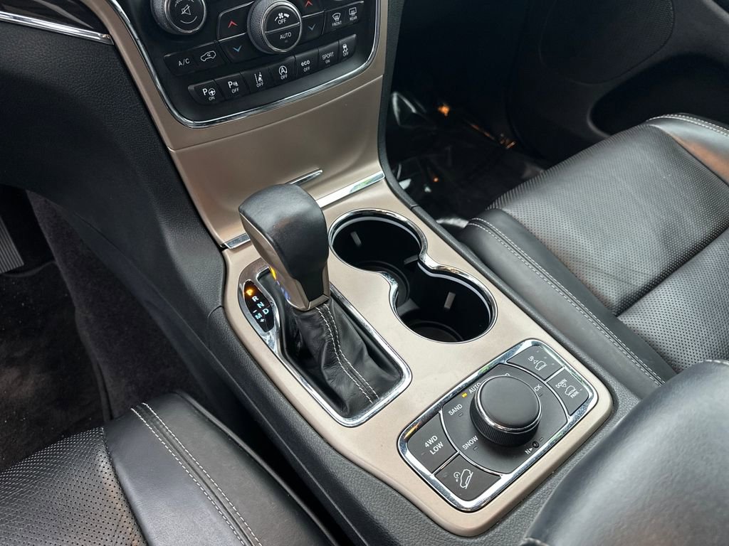 Used 2017 Jeep Grand Cherokee Overland w/ Jeep Active Safety Group image 23
