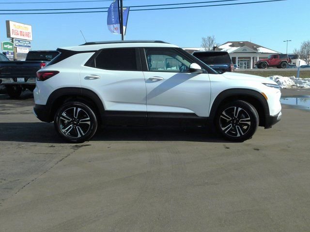 Used 2024 Chevrolet TrailBlazer LT w/ LT Cold Weather Package image 6