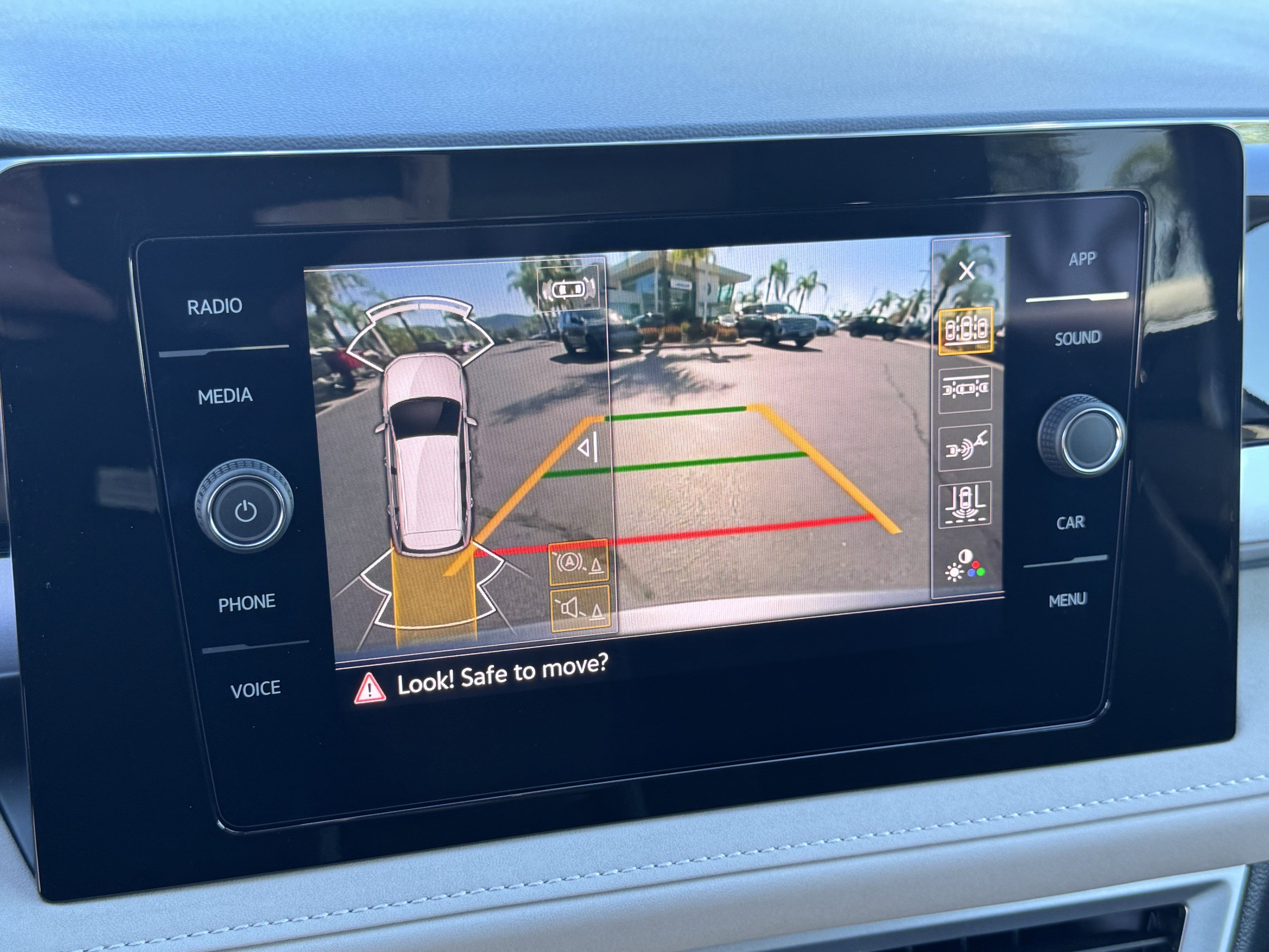 Used 2025 Volkswagen Taos SE image 27