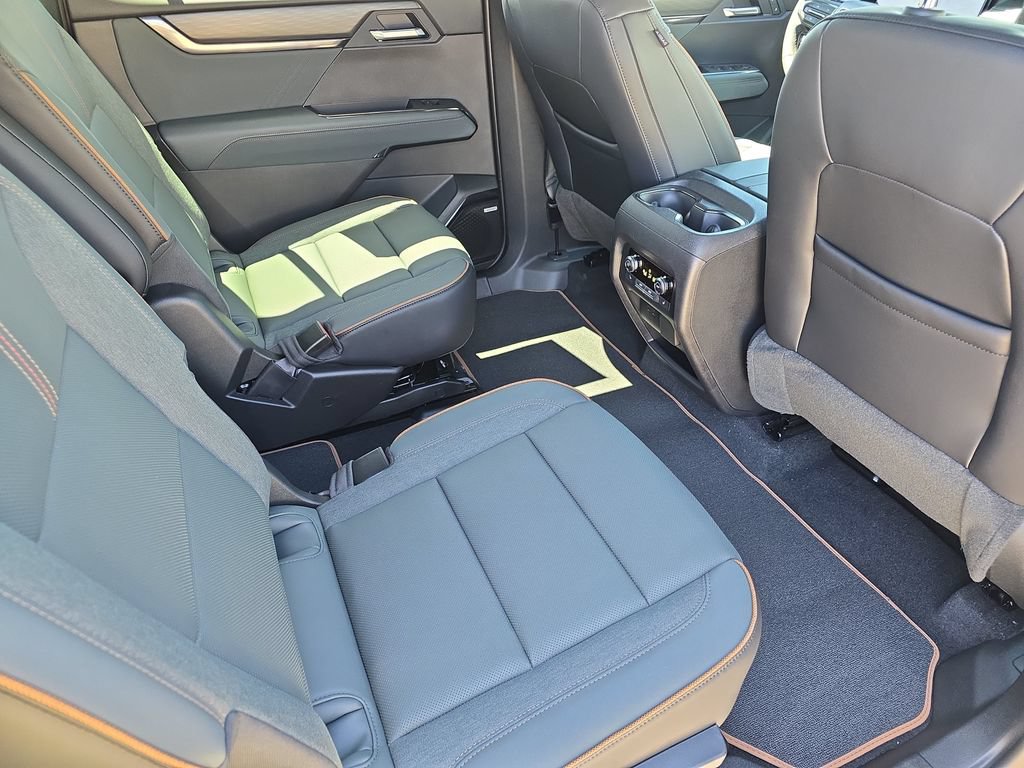 New 2026 GMC Acadia AT4 w/ Luxury Package AWD/4WD image 11