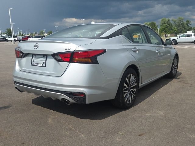 Used 2023 Nissan Altima 2.5 SV w/ SV Premium Package FWD image 7