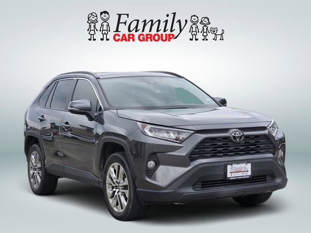 Used 2021 Toyota RAV4 XLE Premium FWD image 2