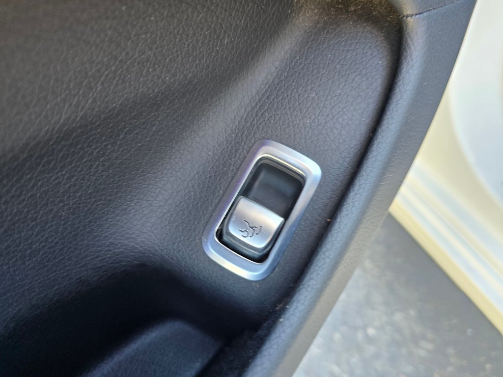Used 2015 Mercedes-Benz S 550 4MATIC Sedan image 38