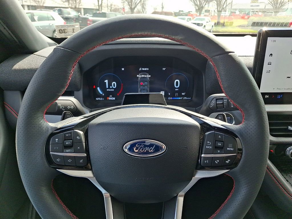Used 2025 Ford Explorer ST image 19