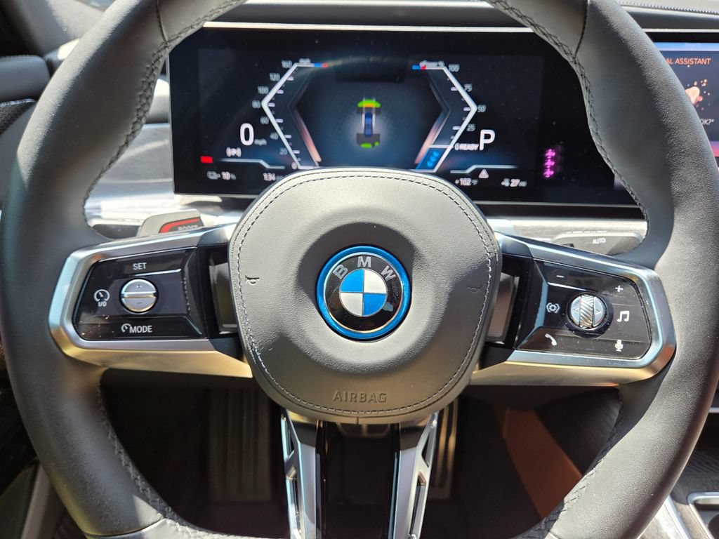 Used 2025 BMW i7 xDrive60 AWD/4WD image 9