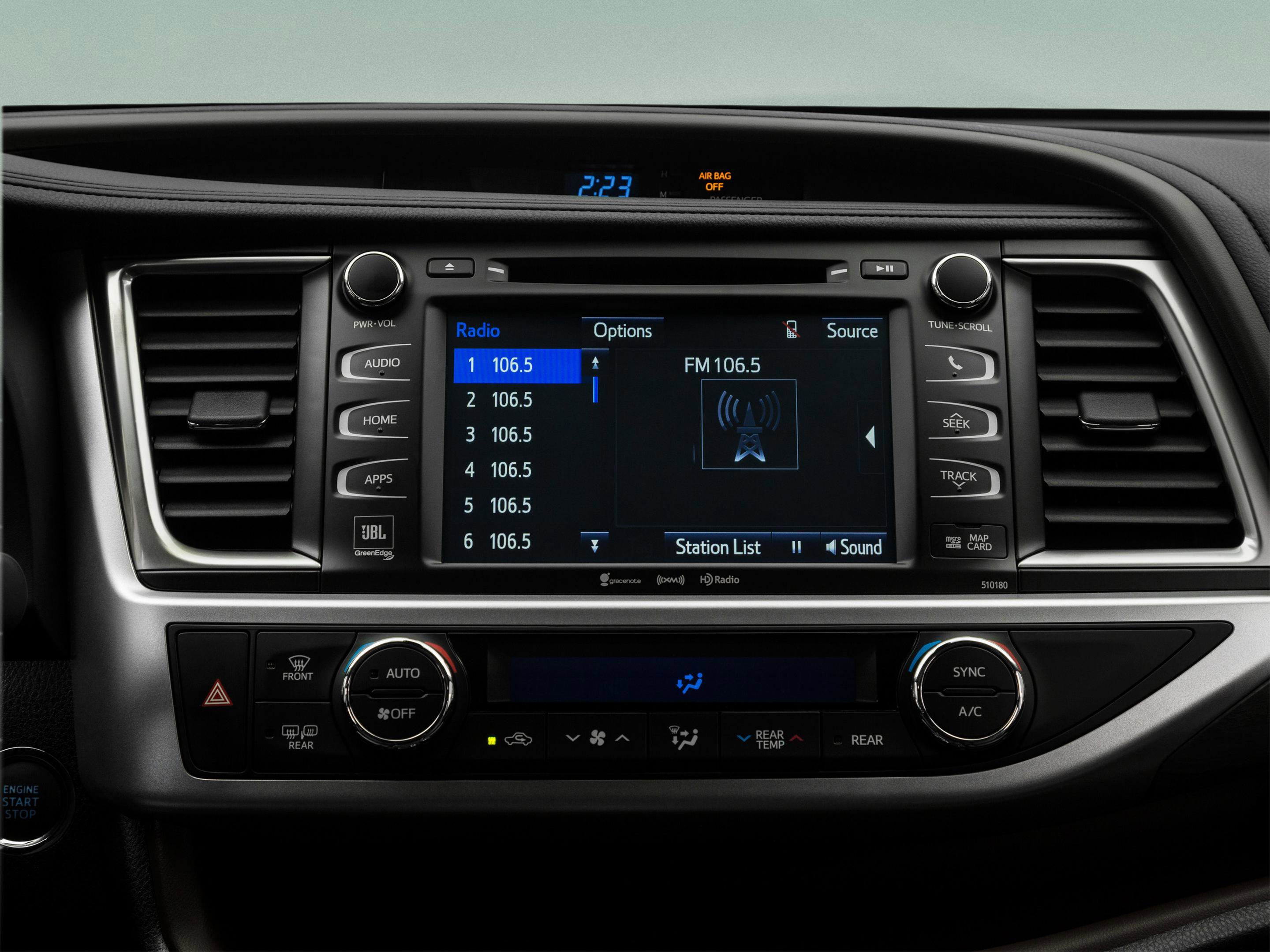 Used 2019 Toyota Highlander Limited Platinum FWD image 19