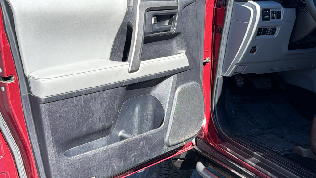 Used 2011 Toyota 4Runner Trail AWD/4WD image 23