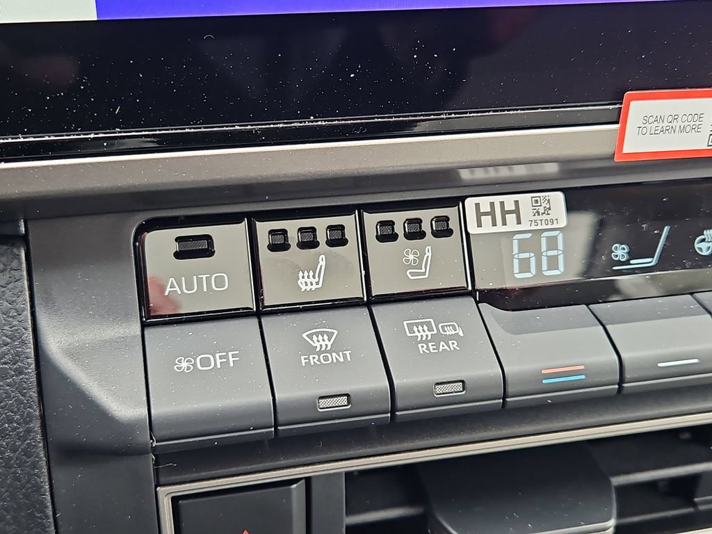 New 2026 Toyota Camry Hybrid AWD/4WD image 12