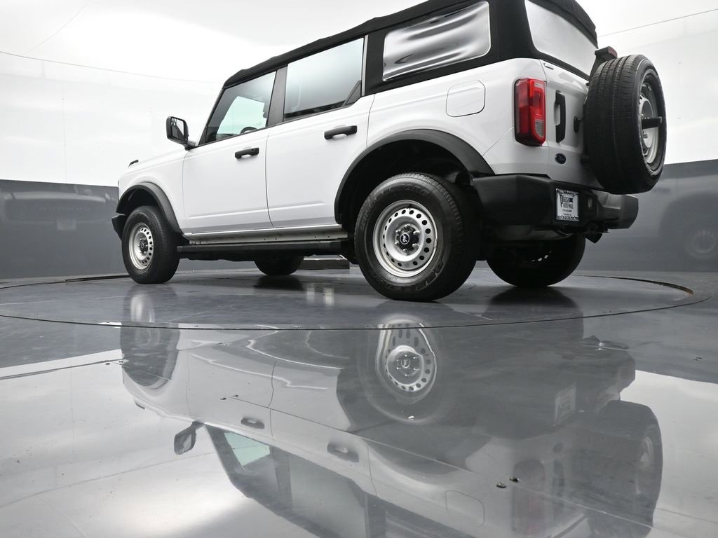 Used 2021 Ford Bronco Base image 34