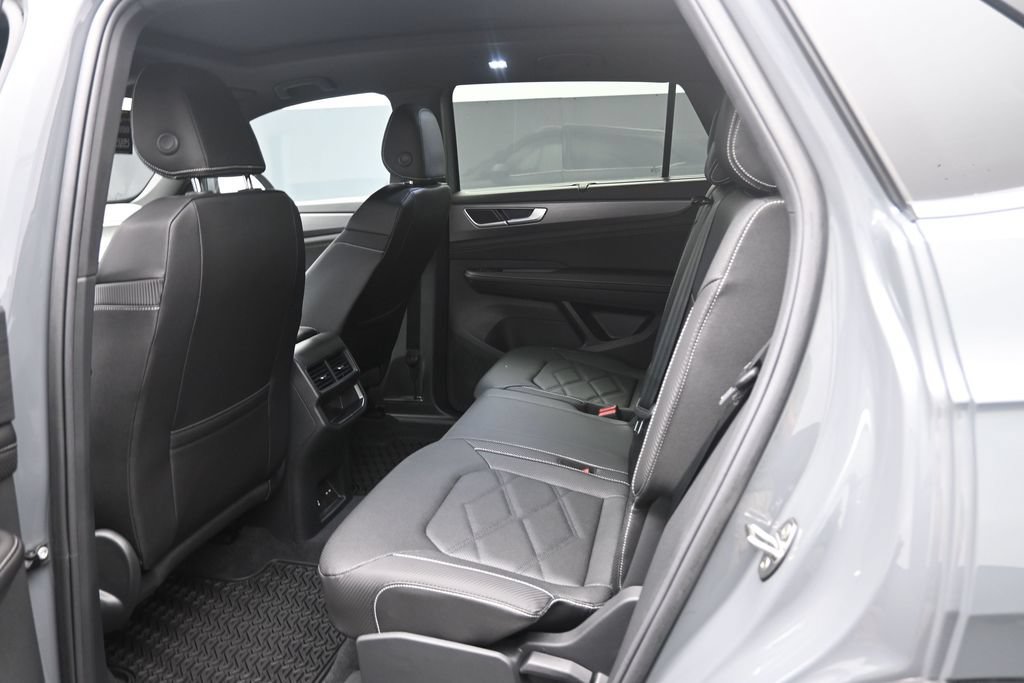 New 2026 Volkswagen Atlas Cross Sport SE FWD image 18