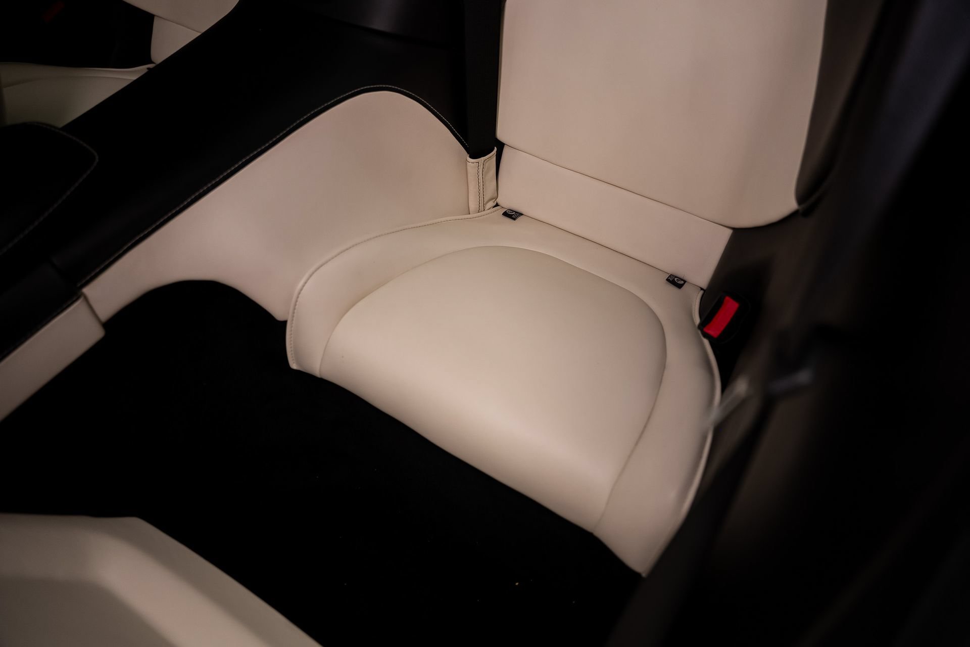Used 2018 Aston Martin DB11 V12 RWD image 64