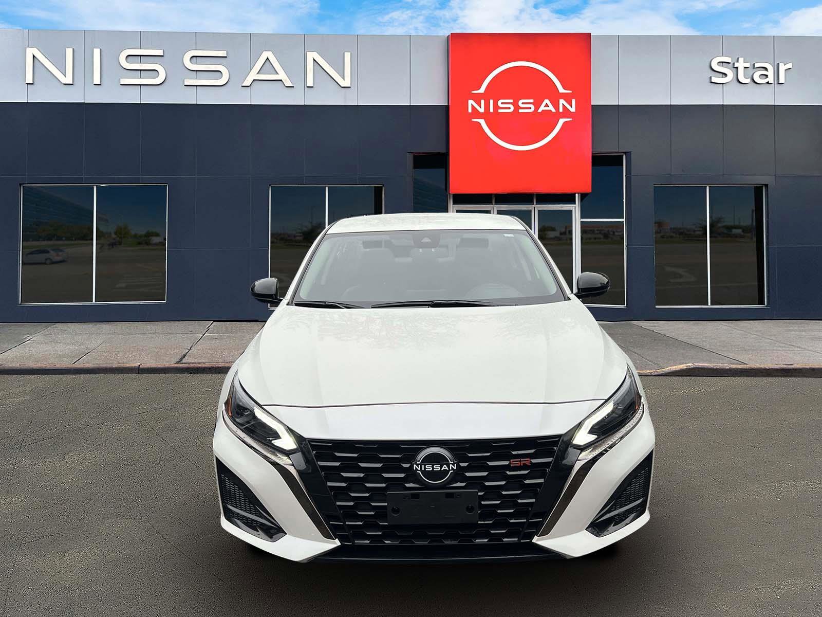 Used 2023 Nissan Altima 2.5 SR FWD image 2