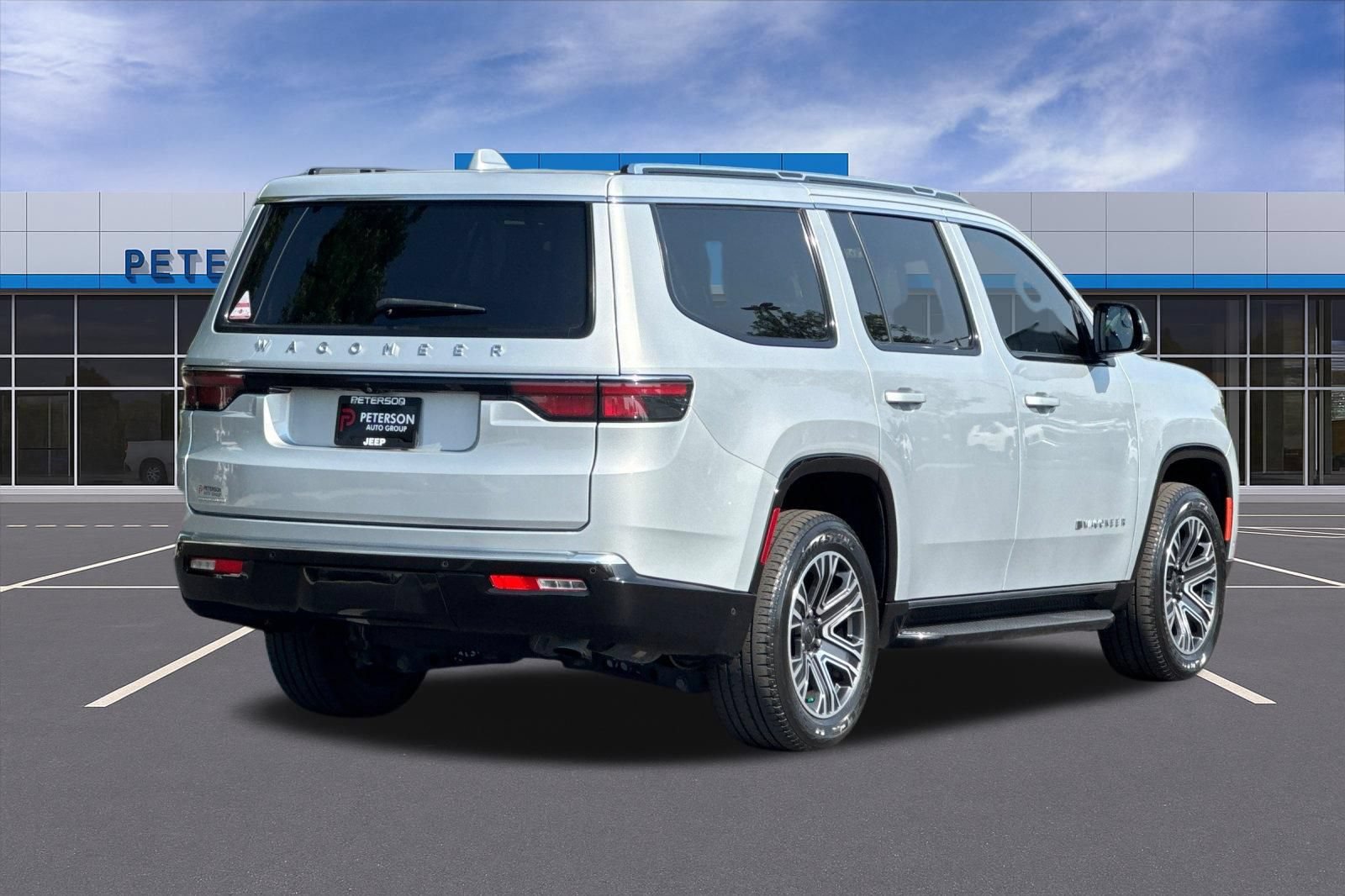 Used 2023 Jeep Wagoneer 4WD w/ Premium Group I image 4