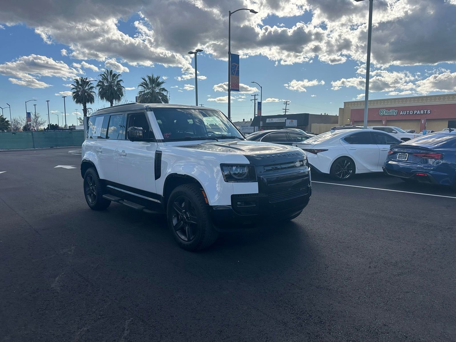 Used 2023 Land Rover Defender 110 X-Dynamic SE image 5