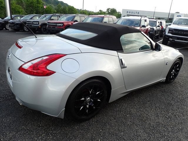 Used 2010 Nissan 370Z Roadster RWD image 8