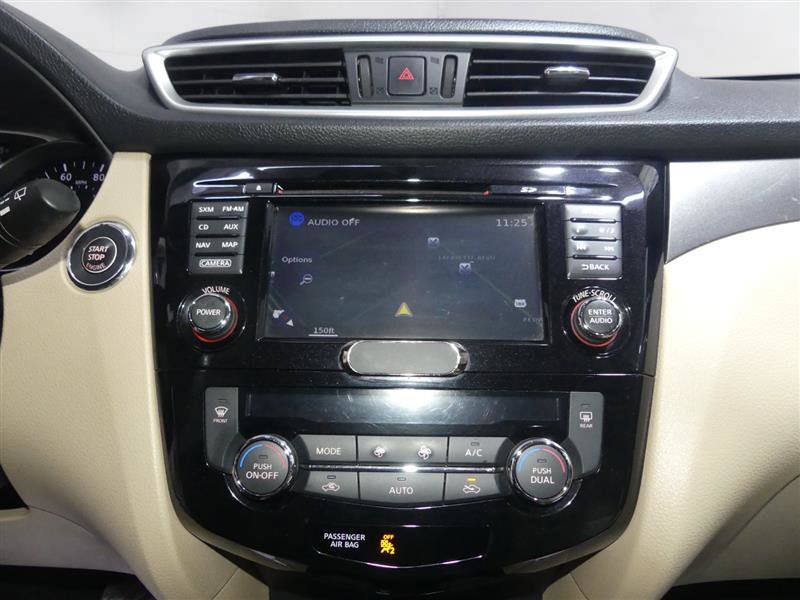 Used 2016 Nissan Rogue SV w/ SV Premium Package image 35